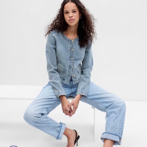 Stylish Light Blue Denim Jacket - Picture 2 of 4